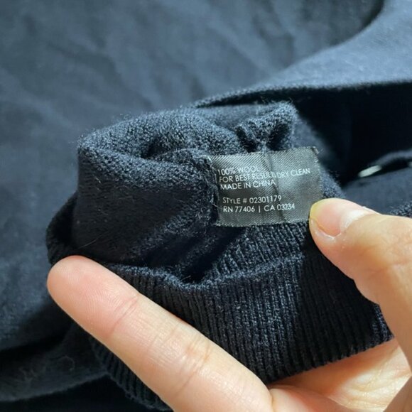 Club Monaco Long Sleeve 100% Wool Cardigan size XS - Picture 6 of 6